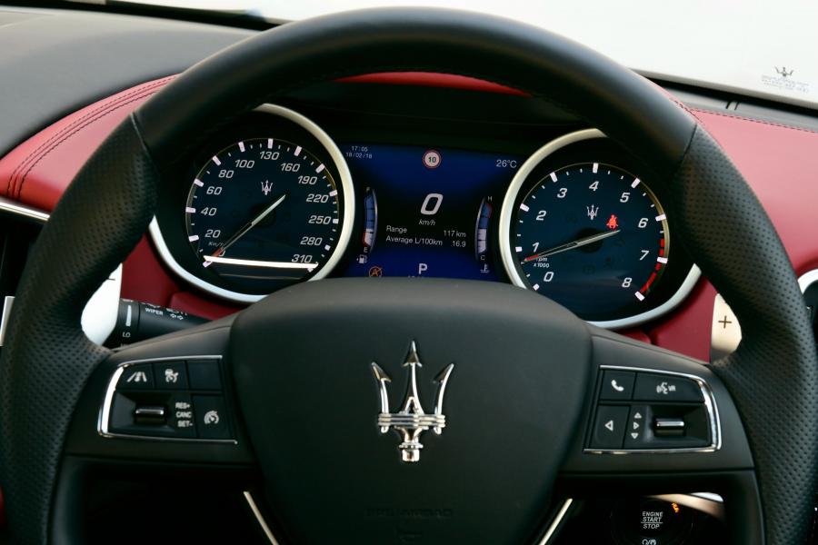Панель приборов Maserati Ghibli S GranSport 2018 года  (AU) (фото 13 из 38)